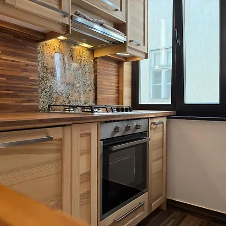 Apartament Nature-inspired In Piata Sfatului *