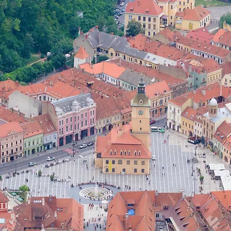 Nature-inspired In Piata Sfatului Braşov