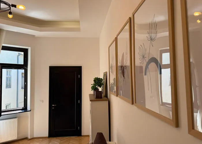 Apartment Nature-inspired In Piata Sfatului *