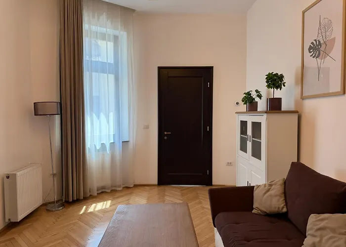 Nature-inspired In Piata Sfatului *