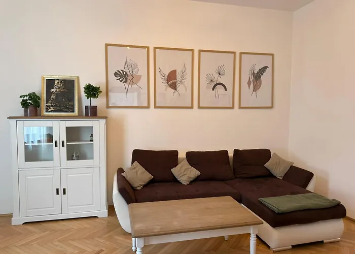 Nature-inspired In Piata Sfatului